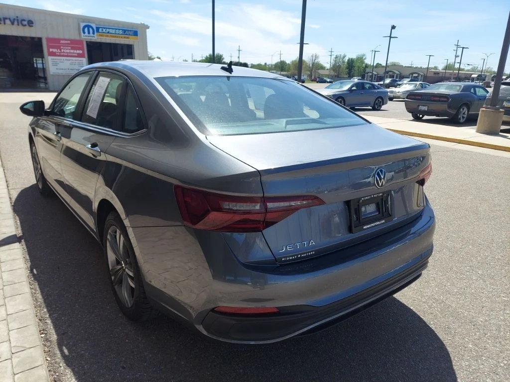 Used 2024 Gray Volkswagen 1.5T SE image 5