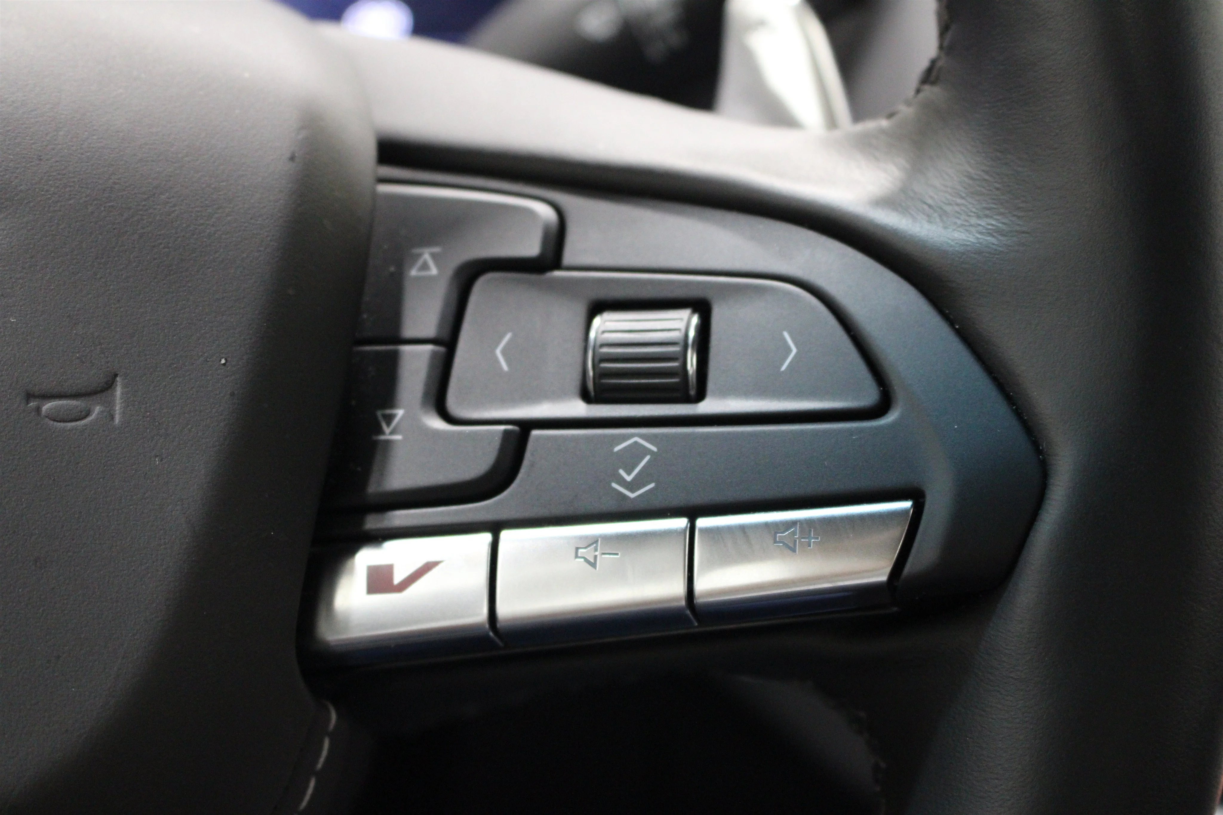 2025 Cadillac CT4 V-Series - Photo 13