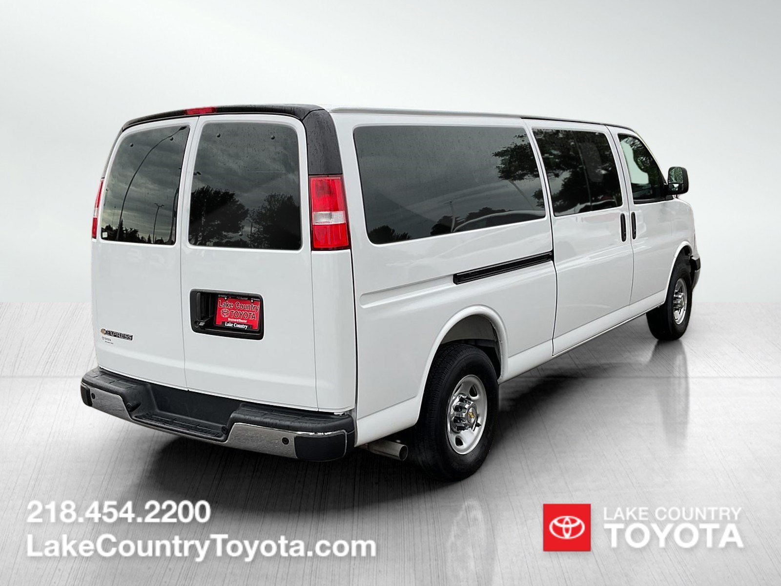 Used 2025 White Chevrolet LT image 5