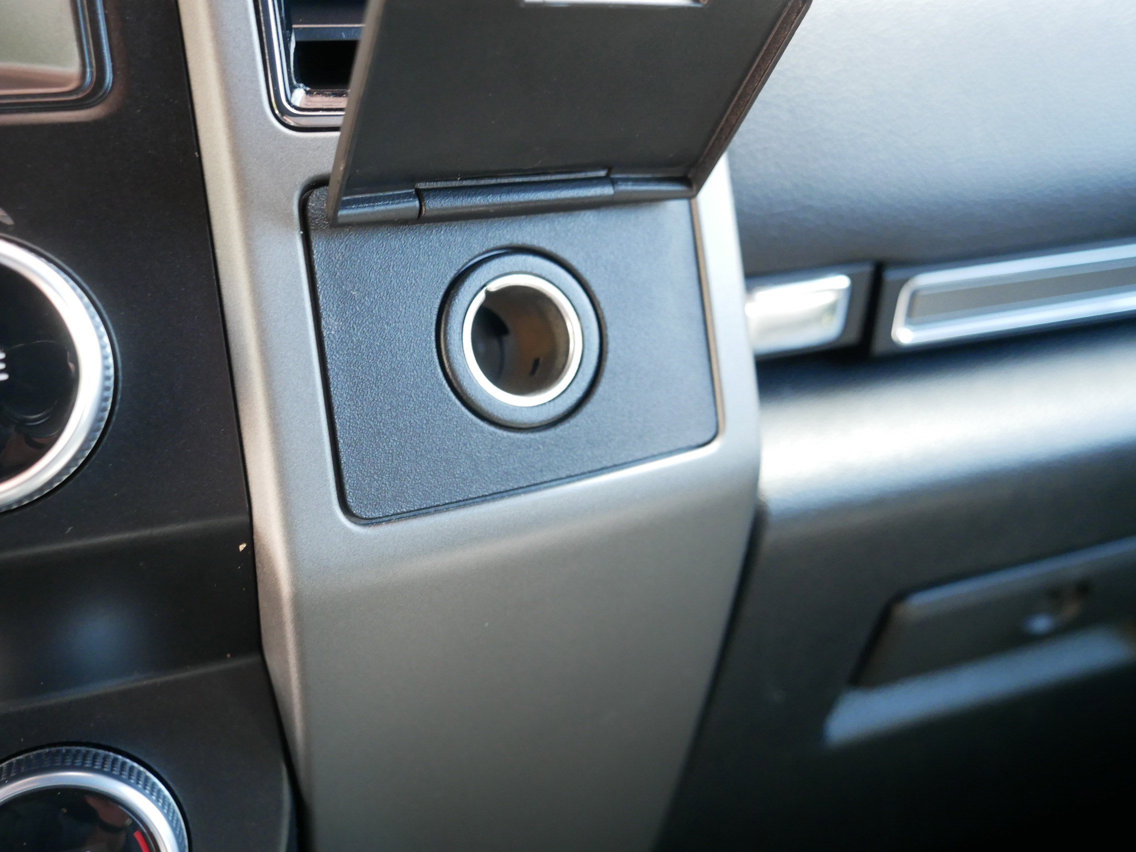 Used 2021 Agate Black Metallic Ford XLT image 33