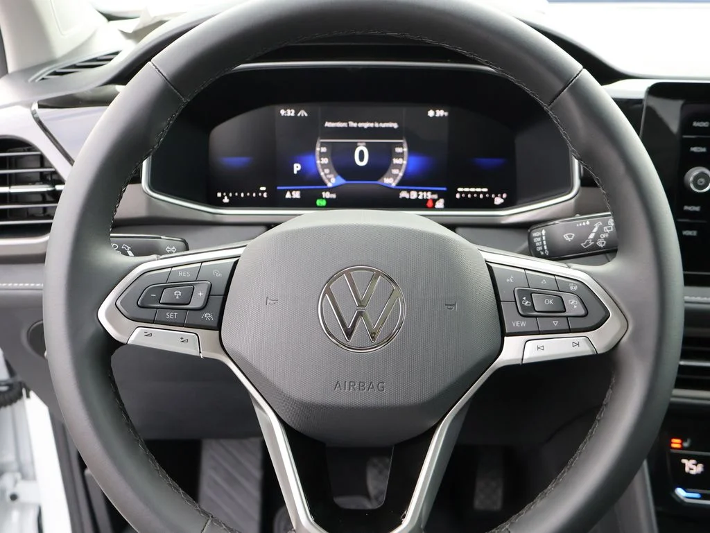 New 2026 White Volkswagen 1.5T SE Black image 23