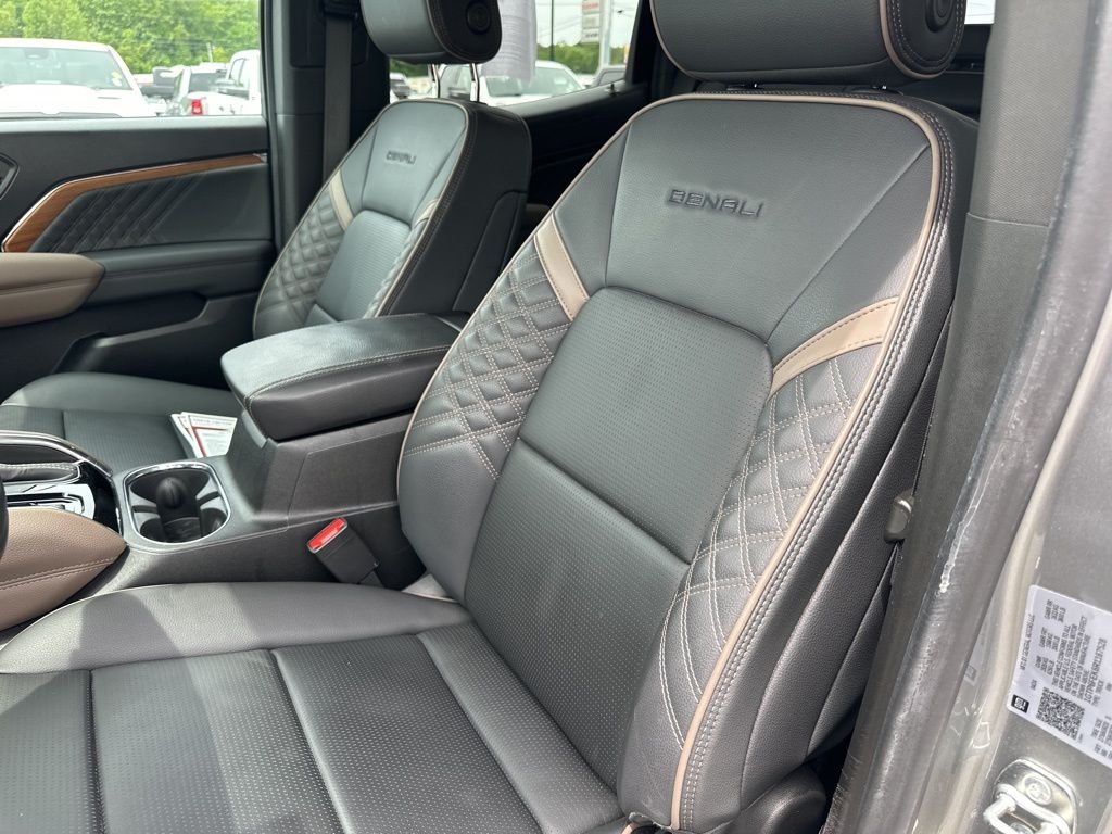 Used 2024 Silver GMC Denali image 10