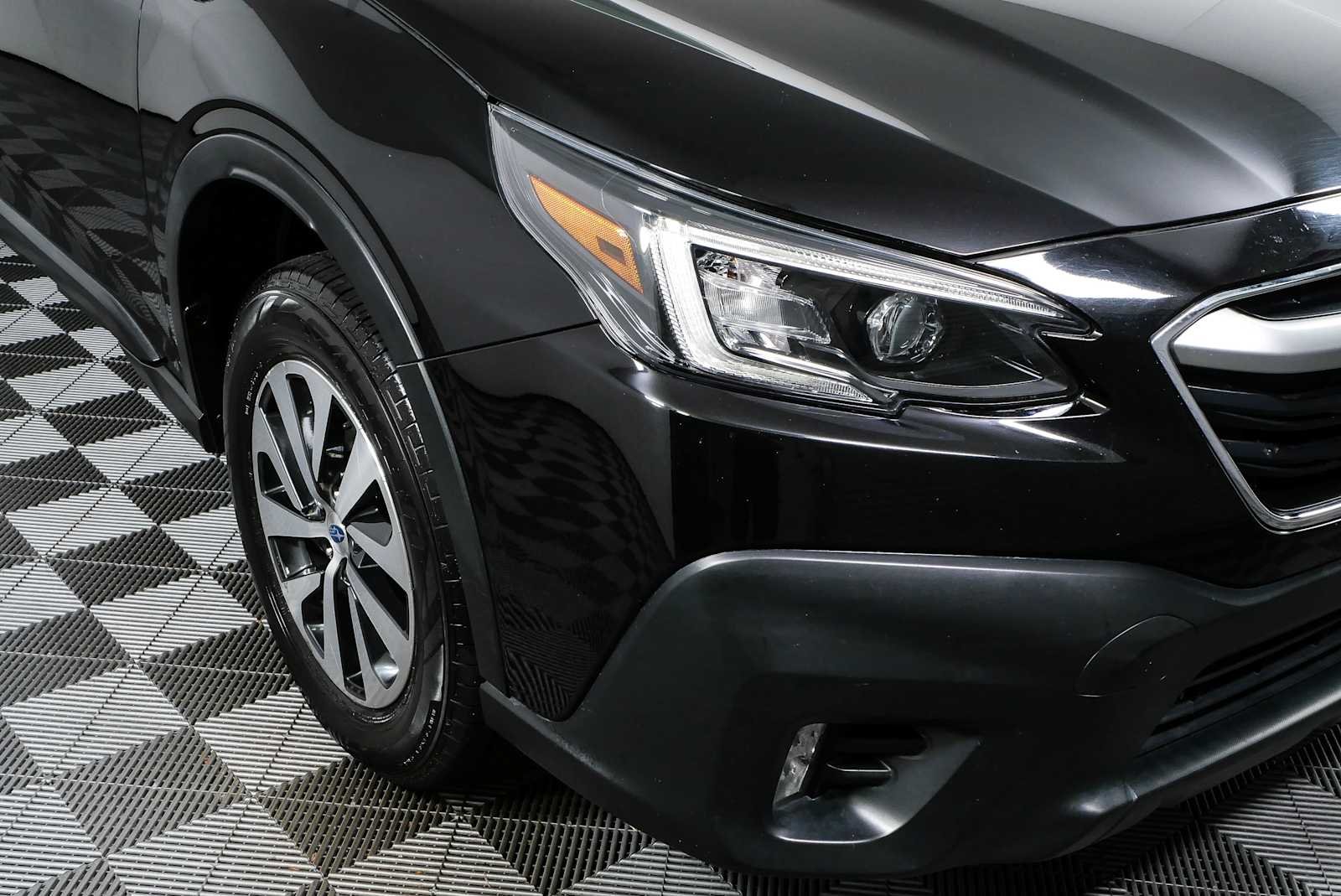 Used 2021 Crystal Black Silica Subaru Premium image 36