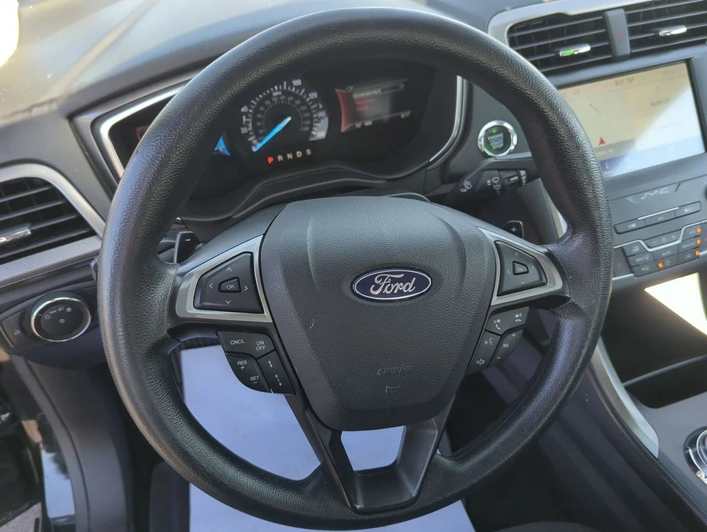 Used 2020 Black Ford SE image 15