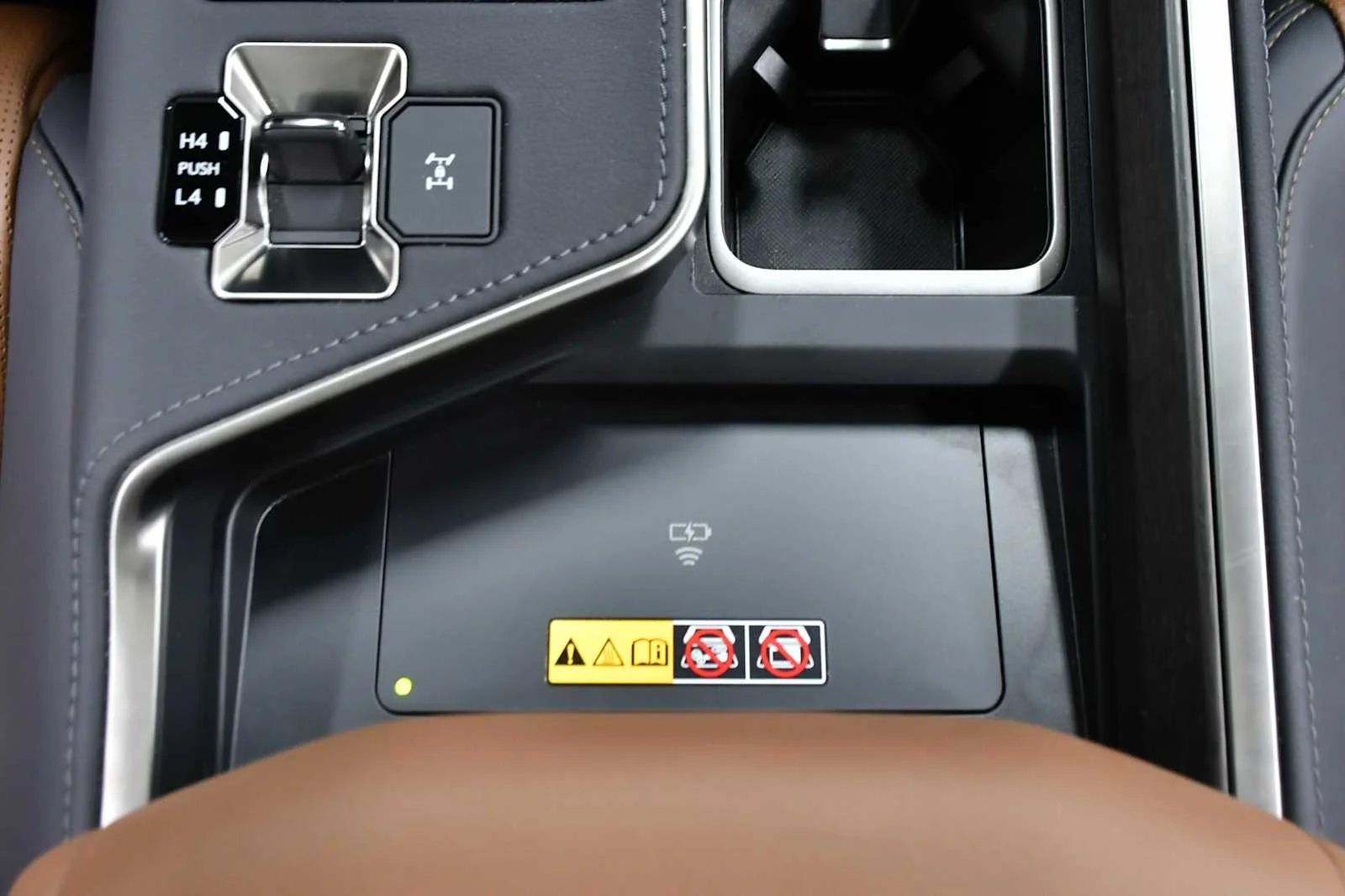 Used 2025 Atomic Silver Lexus Luxury+ image 21