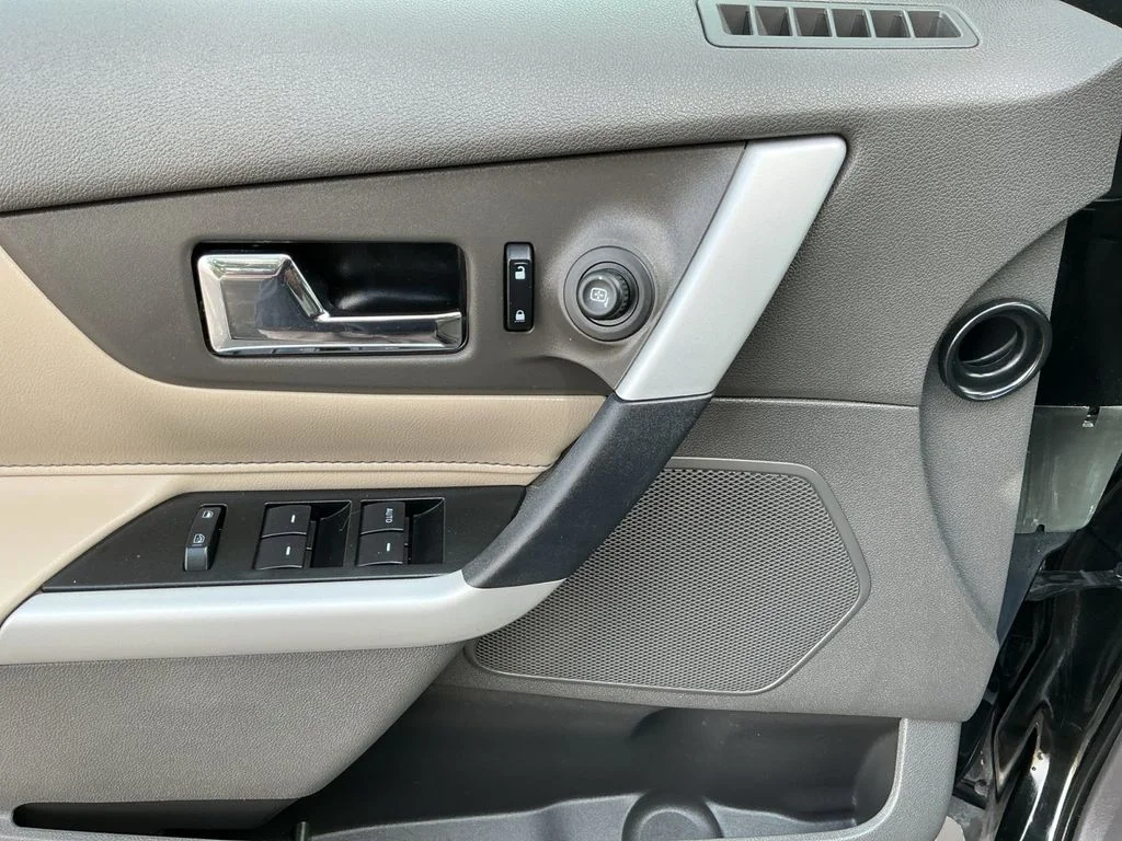 Used 2014 Black Ford Limited image 10