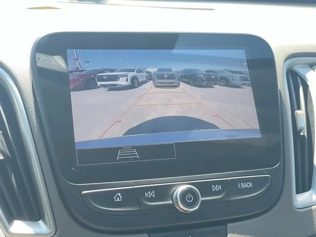 Used 2025 White Chevrolet LT image 19