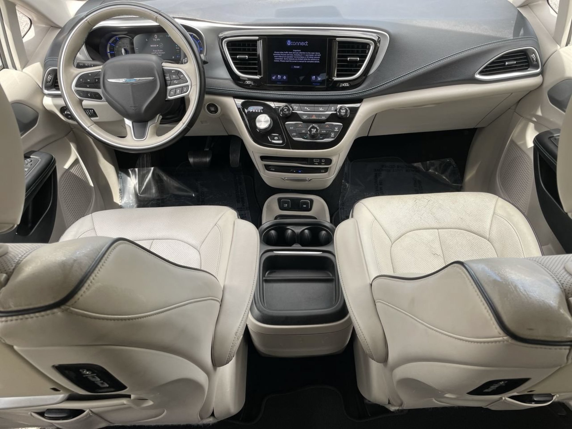 Used 2017 Tusk White Chrysler Platinum image 13