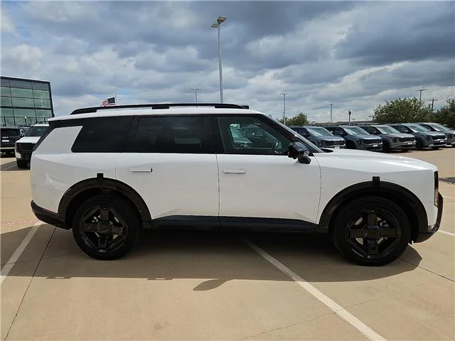 Used 2027 White KIA X-Line SX-Prestige All-Wheel Drive image 4
