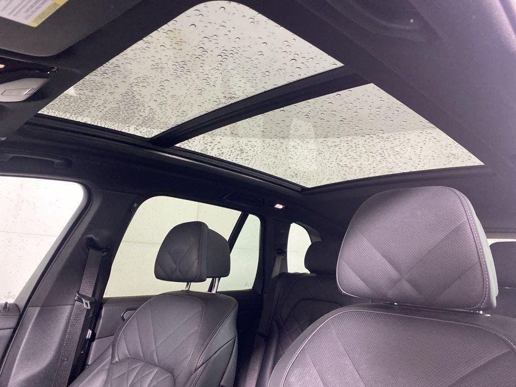 Used 2024 Gray Metallic BMW xDrive40i image 15