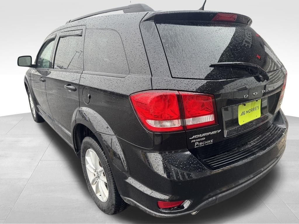 Used 2016 Black Dodge SXT image 3