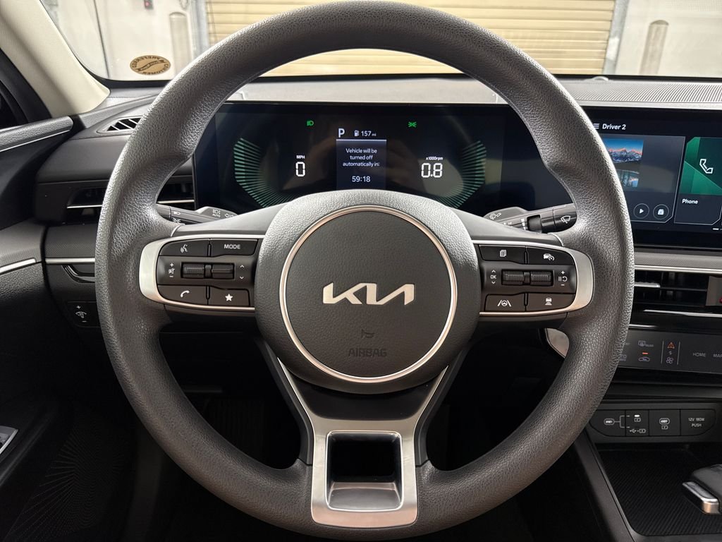 2025 Kia K5 LXS - Photo 14