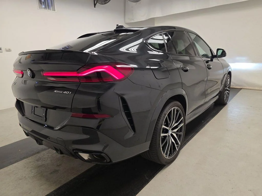 Used 2023 Black BMW xDrive40i image 4