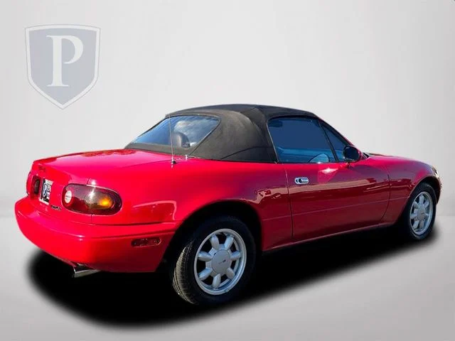 Used 1990 Red Mazda Base image 9