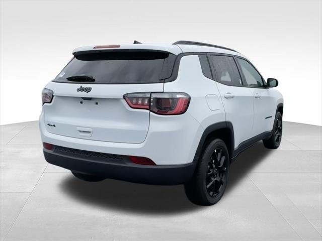 New 2026 Bright White Clearcoat Jeep Latitude image 7