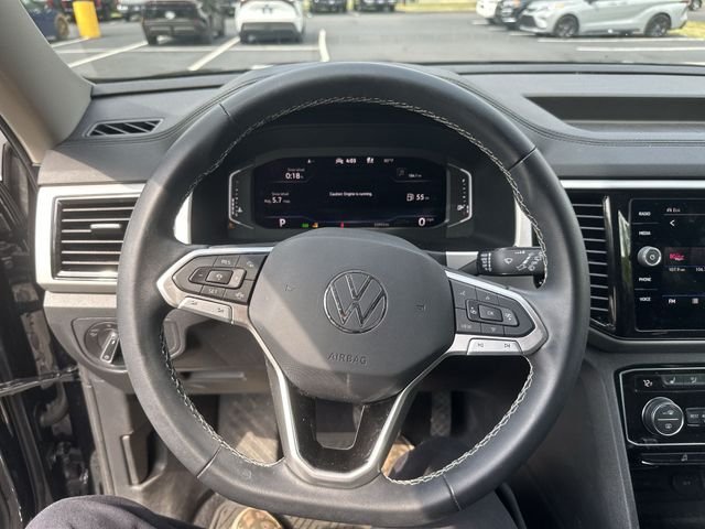 Used 2023 Black Volkswagen 3.6L V6 SE w/Technology image 13
