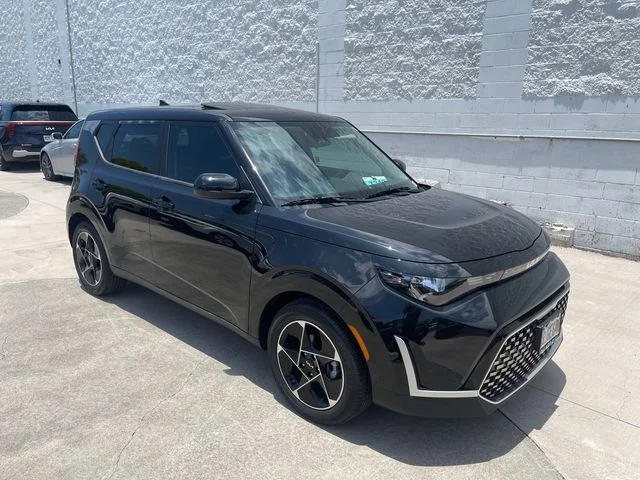 Used 2025 Black Kia EX image 8