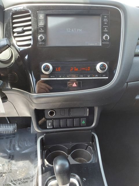 2020 Mitsubishi Outlander ES - Photo 31