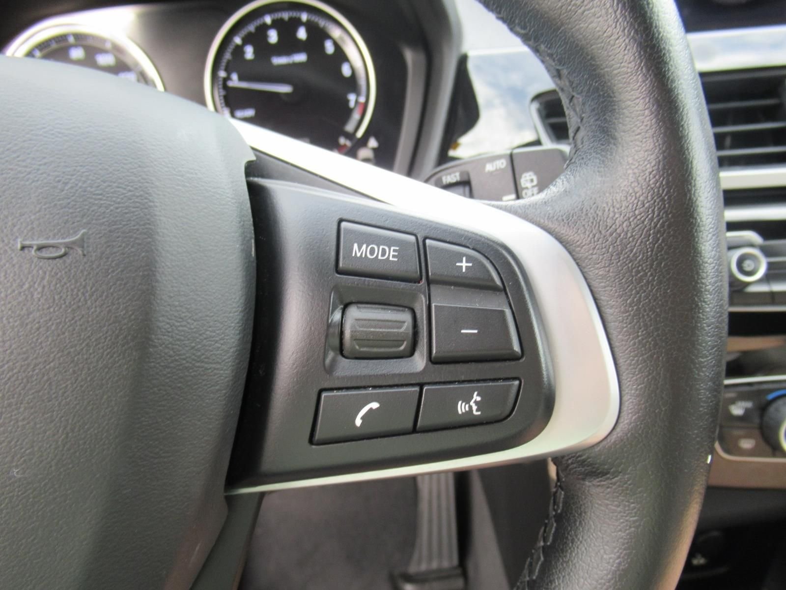 Used 2022 Gray BMW sDrive28i image 25