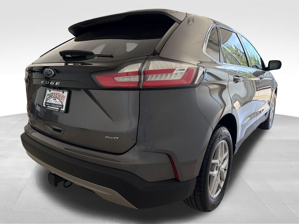 Used 2023 Gray Metallic Ford SEL image 7