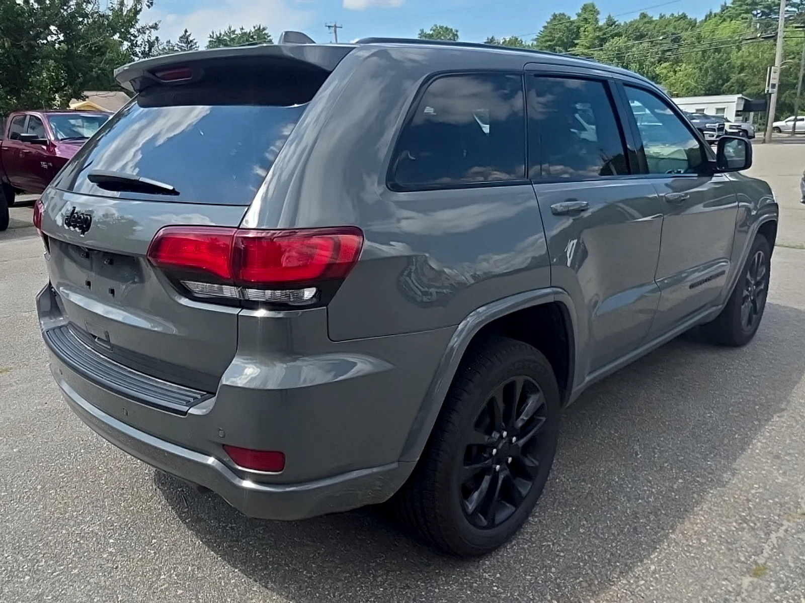 Used 2021 Sting Gray Jeep Laredo X 4x4 image 5