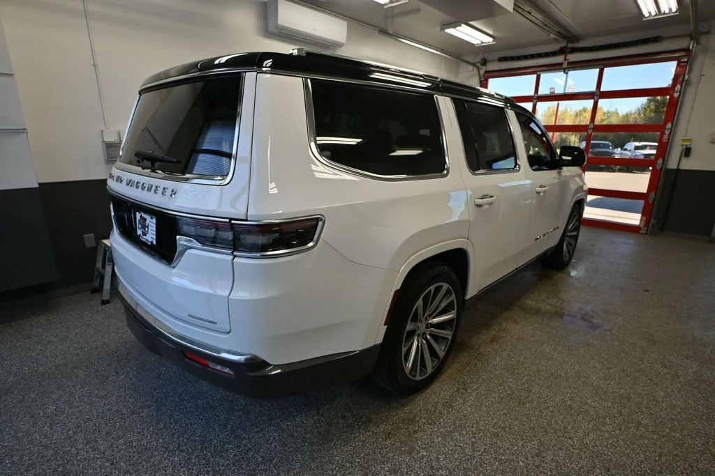 Used 2022 White Jeep Series II image 3