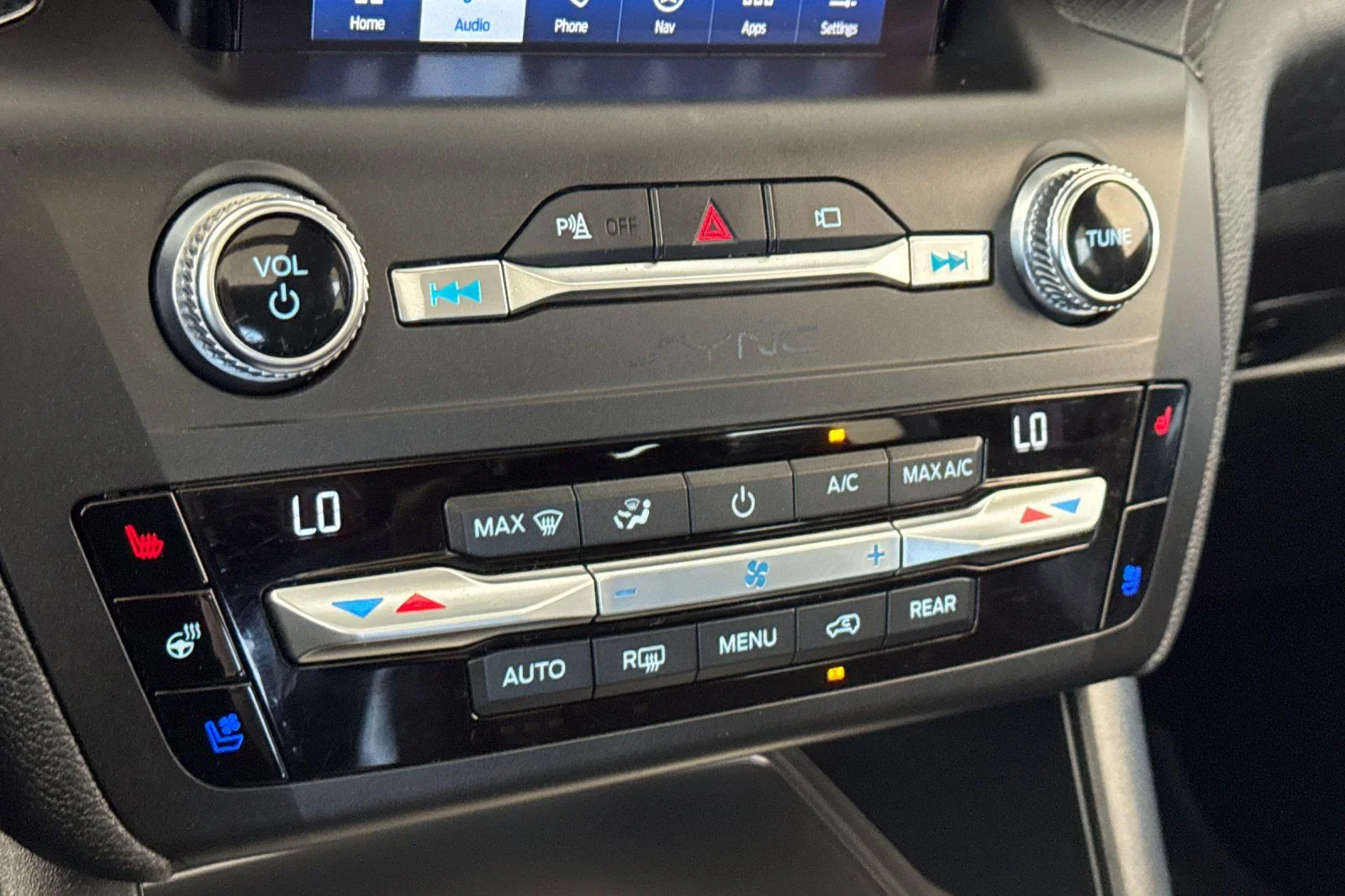 2020 Ford Explorer ST - Photo 17