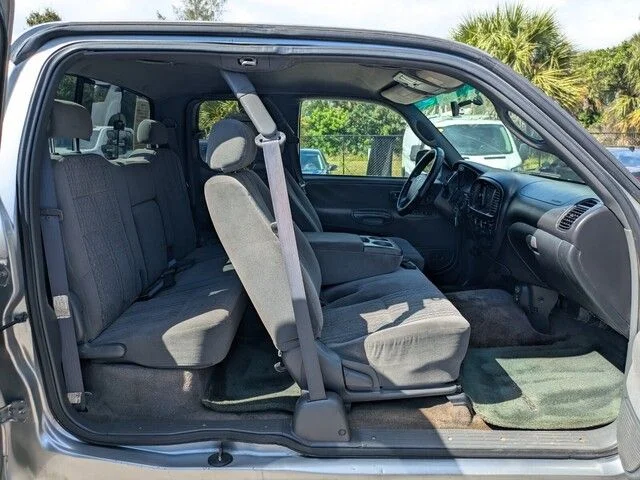 Used 2003 Silver Toyota SR5 image 25