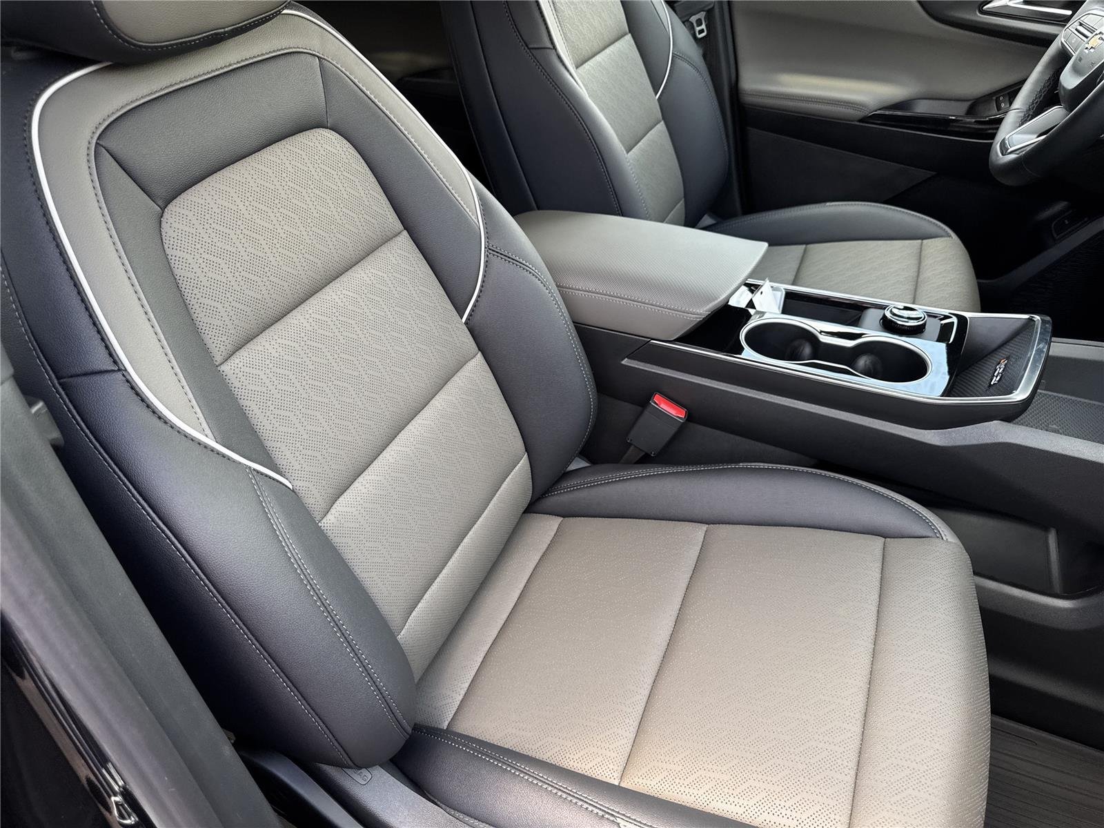 New 2026 Mosaic Black Metallic Chevrolet LT image 36