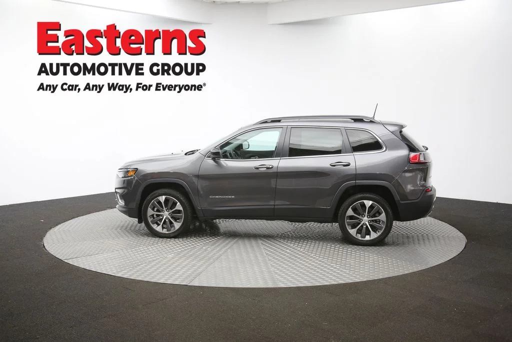 Used 2022 Gray Jeep Limited image 61
