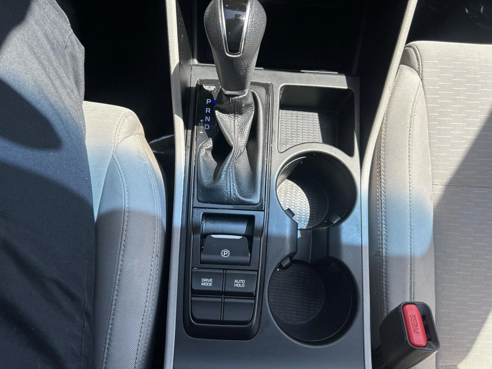 Certified Used 2019 WHITE Hyundai SE image 11