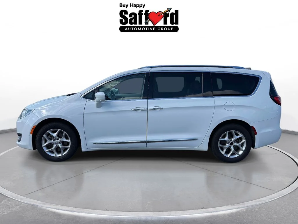 Used 2018 White Chrysler Touring L Plus image 4