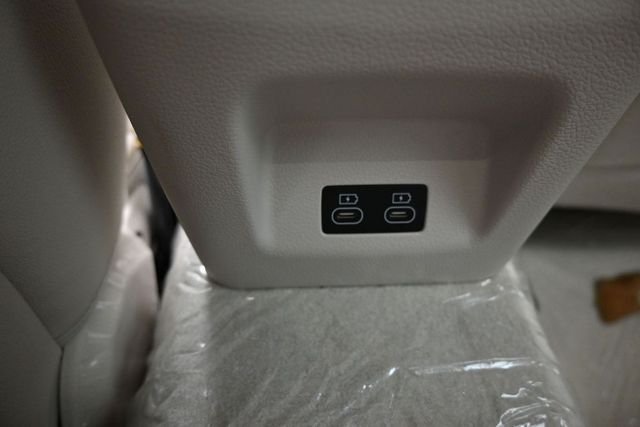 Used 2026 White Genesis 2.5T Prestige image 17