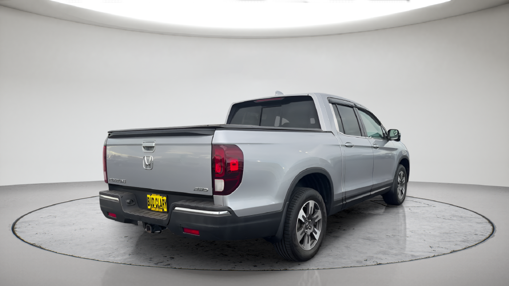 Used 2019 Silver Honda RTL-T image 7