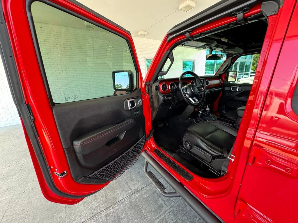 Used 2020 Red Jeep Unlimited Rubicon image 11