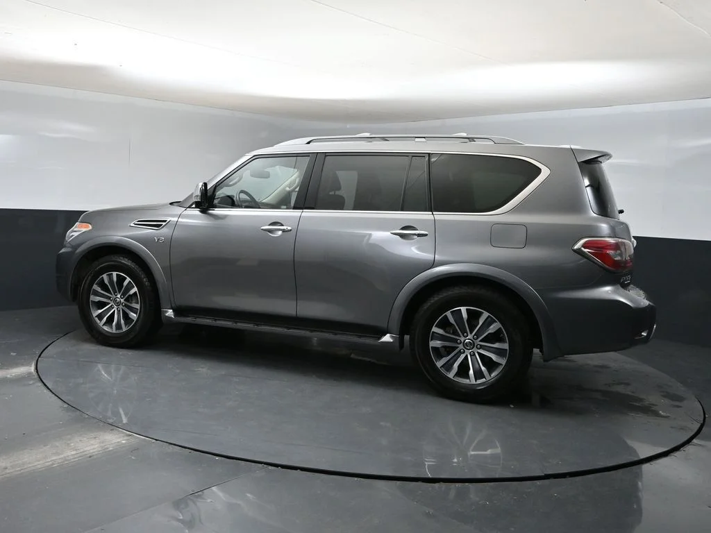 Used 2019 Gun Metallic Nissan SL image 4