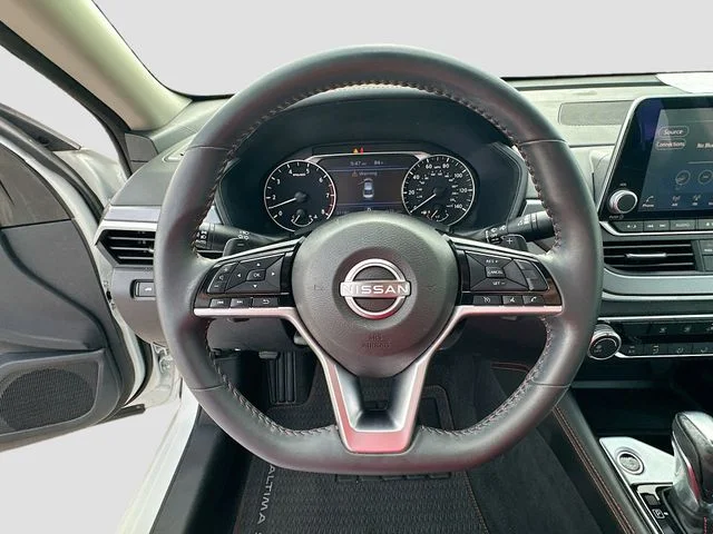 Used 2023 White Nissan 2.5 SR image 11