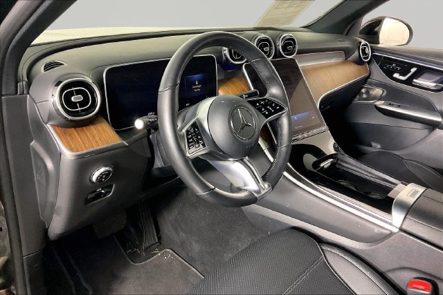 Used 2023  Mercedes-Benz GLC 300 image 11