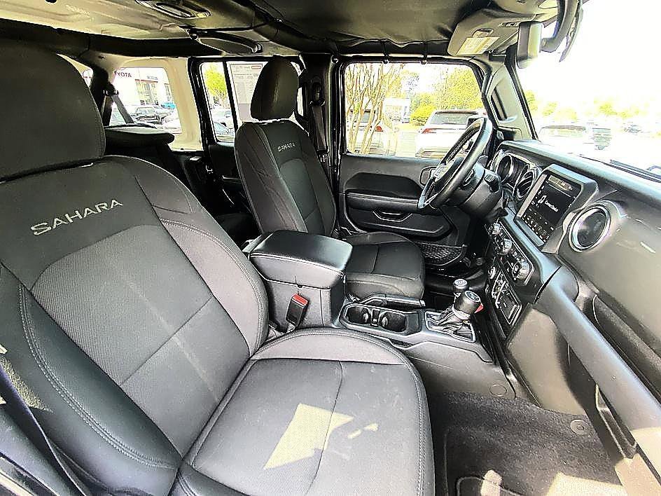 Used 2022 Black Clearcoat Jeep Unlimited Sahara image 18