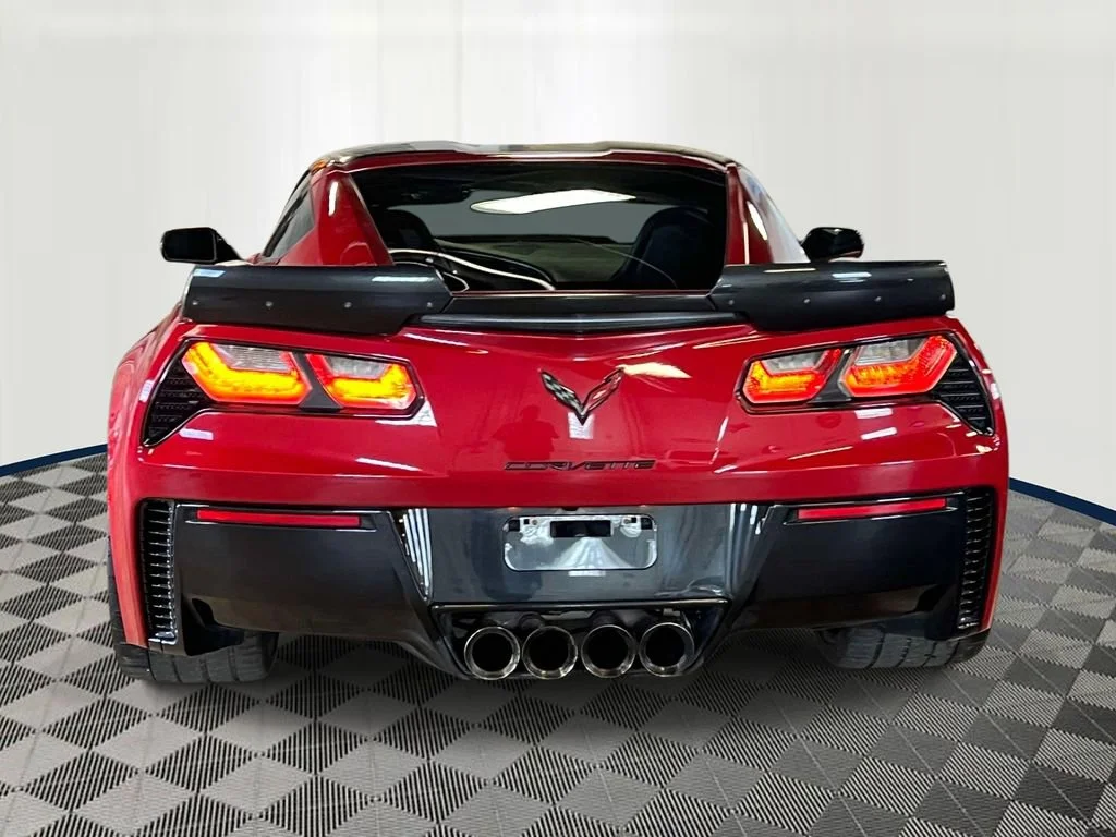 Used 2015 CRYSTAL RED TINTCOAT Chevrolet Z06 3LZ image 5