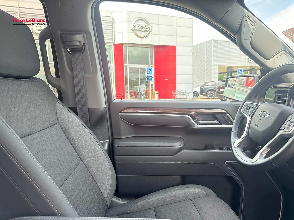 Used 2026 Summit White Chevrolet RST image 10