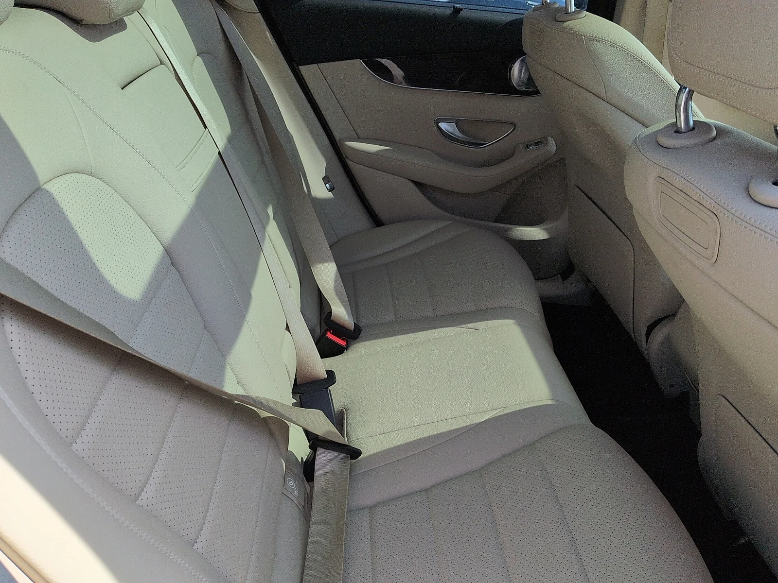 Used 2018 Black - 040 Mercedes-Benz 4MATIC® image 8