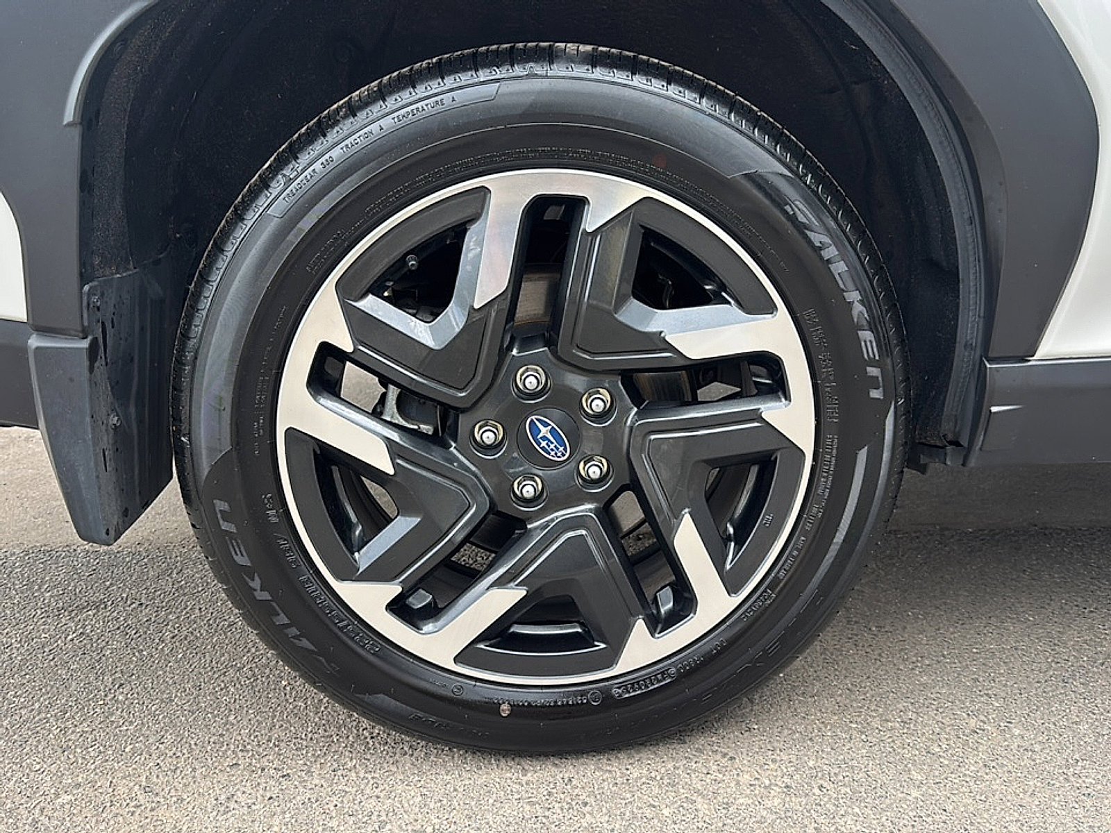 Used 2025 Crystal White Pearl Subaru Limited Hybrid image 46