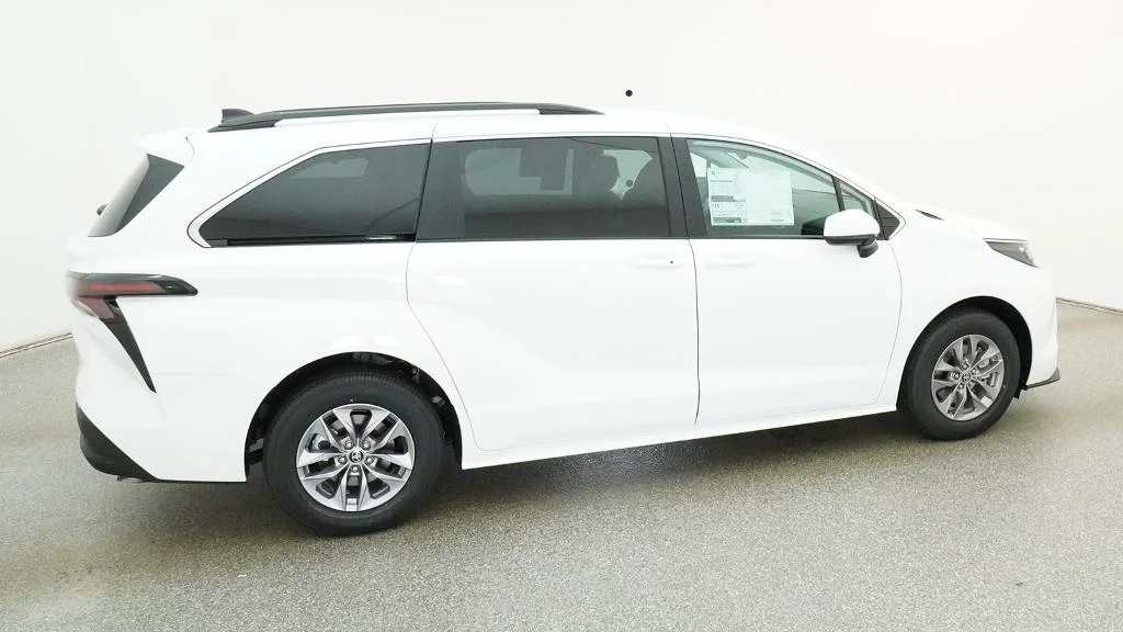 New 2026 Ice Cap Toyota LE image 16