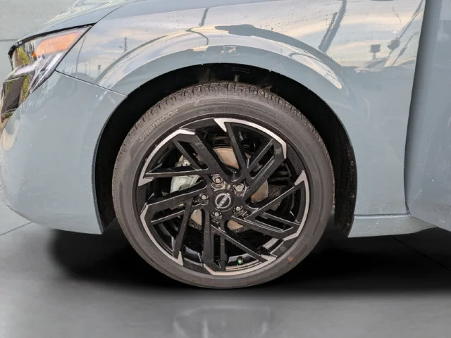 New 2027 Atlantic Gray Metallic / Super Black Two-tone Nissan SR image 30