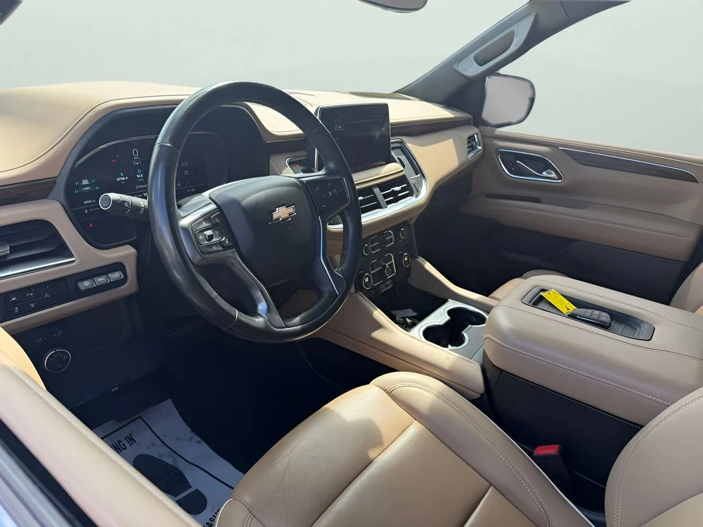 Used 2023 Iridescent Pearl Tricoat Chevrolet Premier image 14