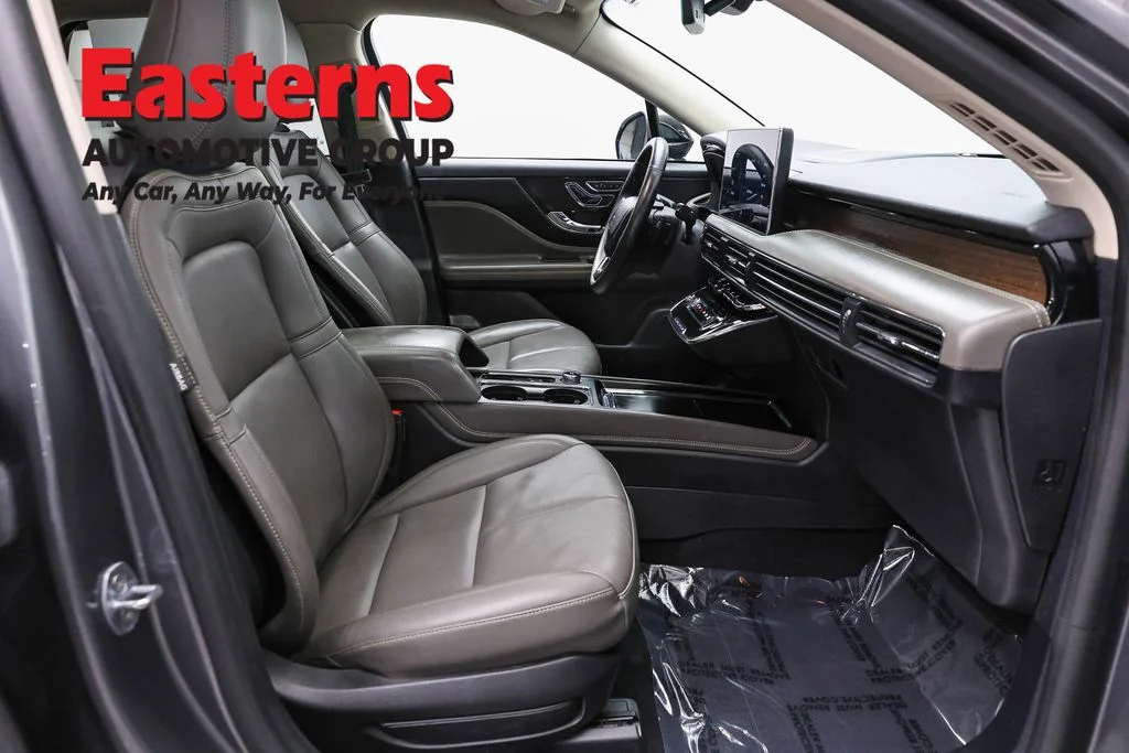 Used 2023 Gray Lincoln Grand Touring image 26