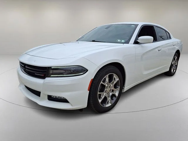 Used 2017 White Dodge SXT image 5