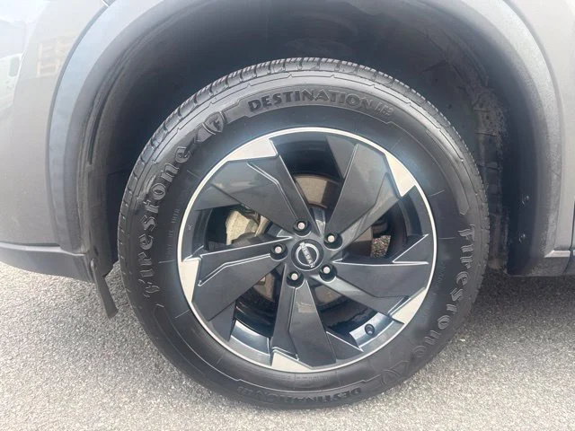 Used 2024 Gray Nissan SV image 9