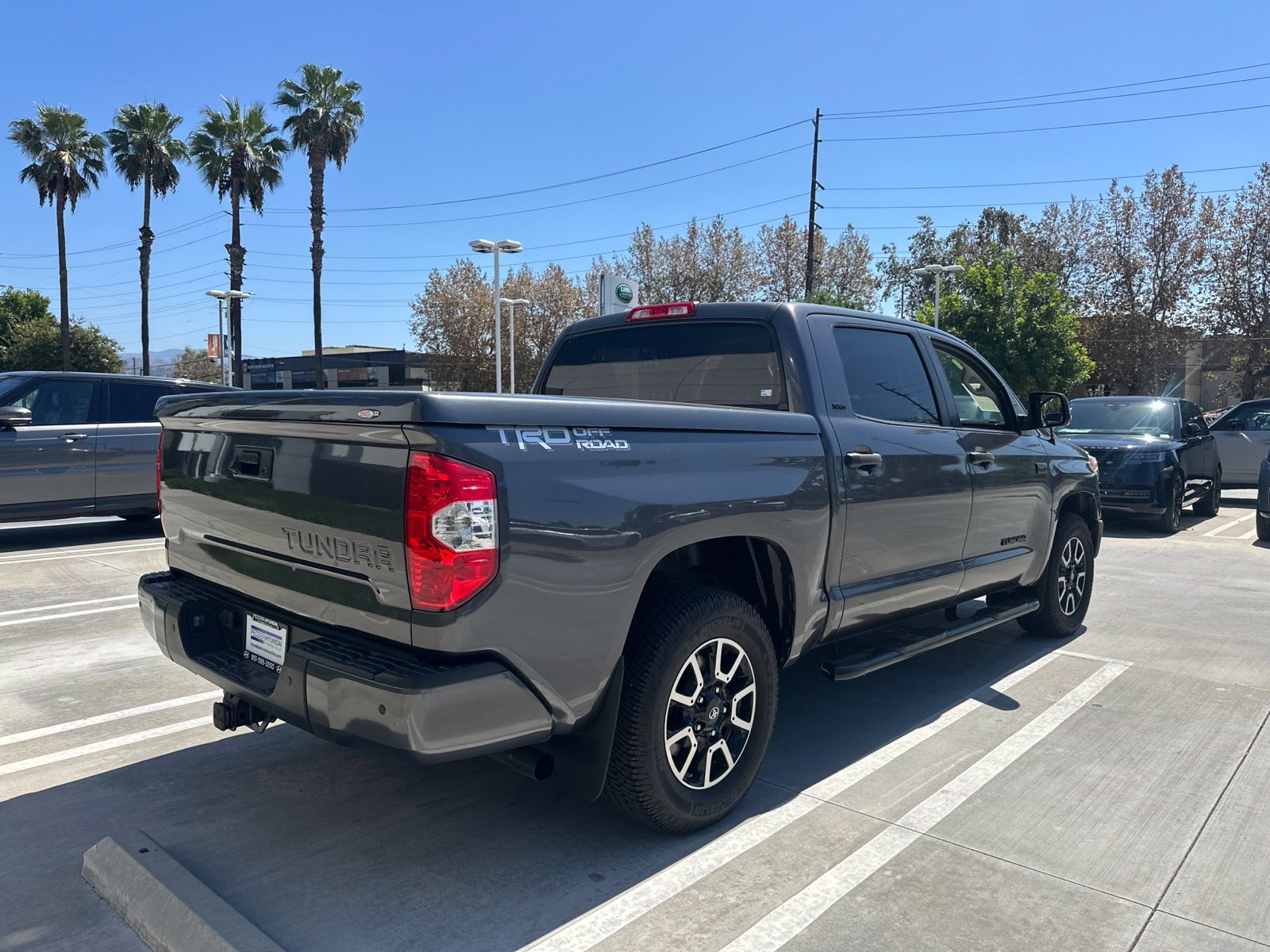 Used 2016 Magnetic Gray Metallic Toyota SR5 image 3